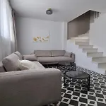 Delta House - Alfa *