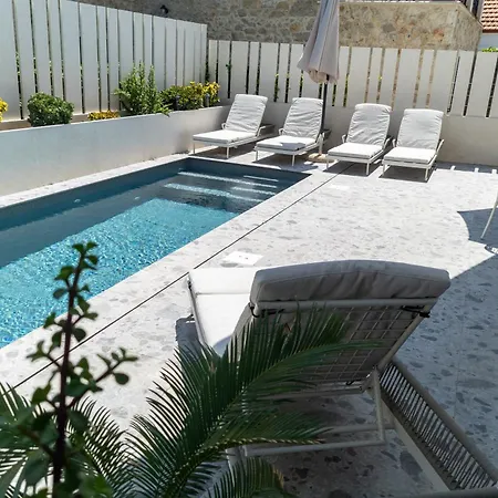Delta House - Alfa Apartamento *