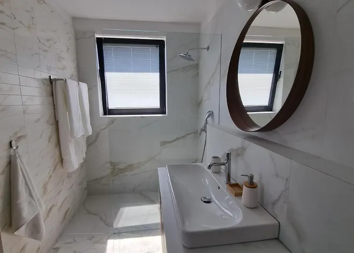 Delta House - Alfa * 자다르