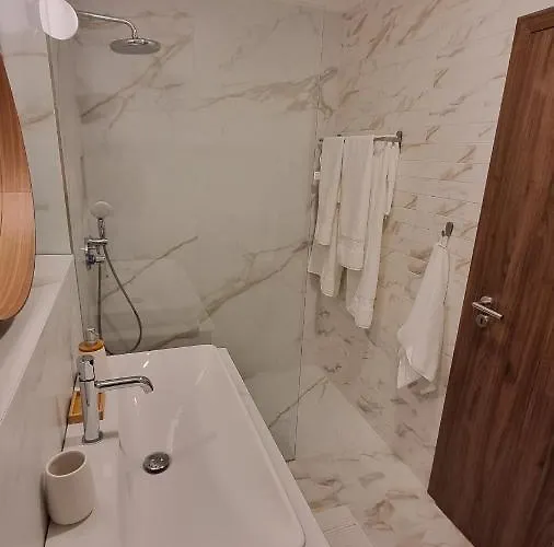 Delta House - Alfa 아파트