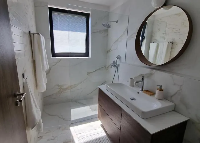 Delta House - Alfa 아파트