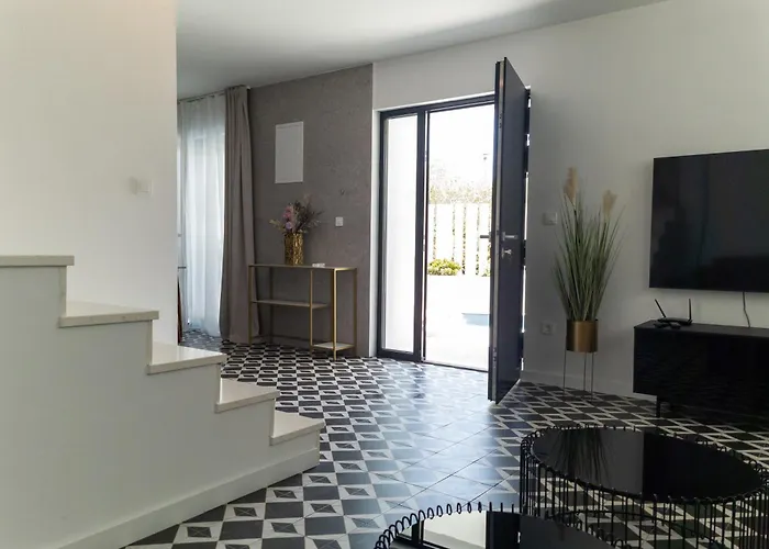 Delta House - Alfa *